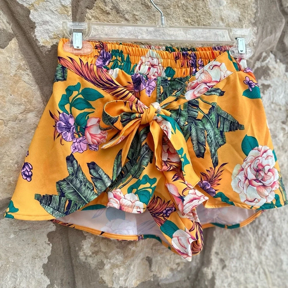 Agua Bendita x Revolve Roxanne Short in Mango Floral size XS - Picture 8 of 10